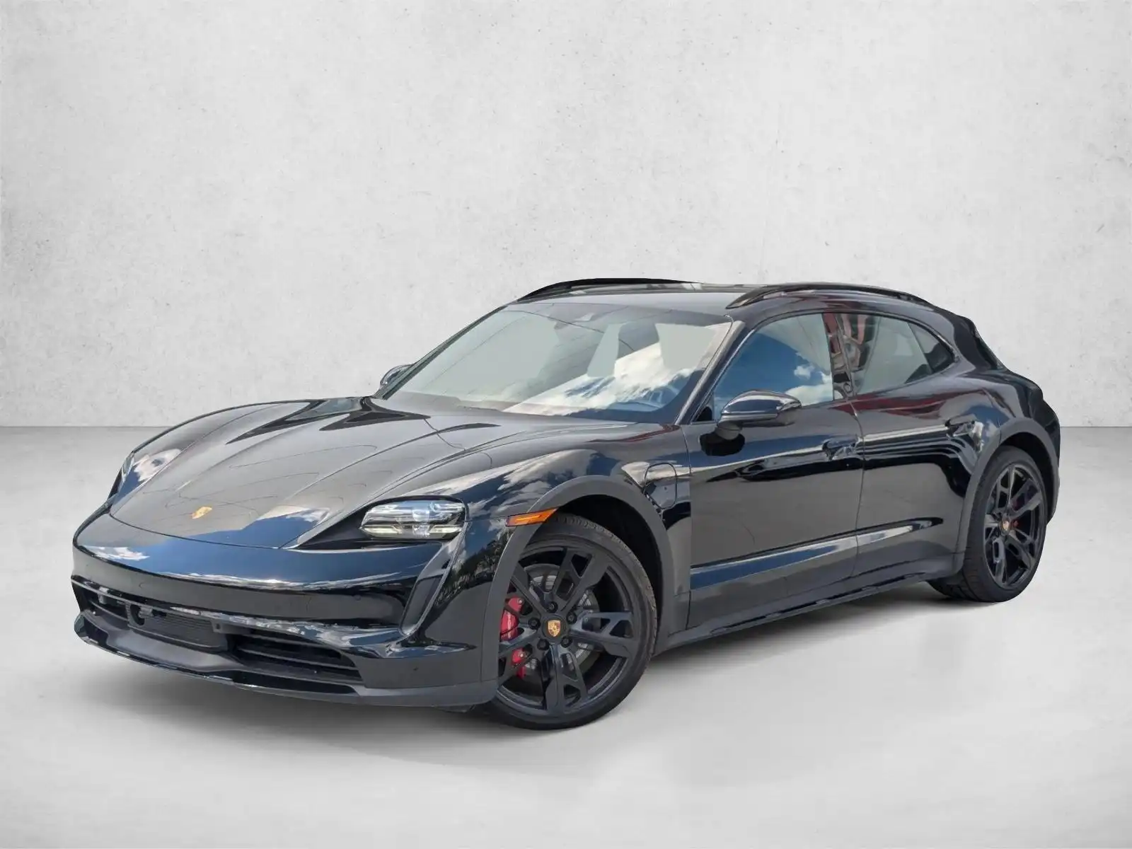 2024 Porsche Taycan 4S Cross Turismo's photo