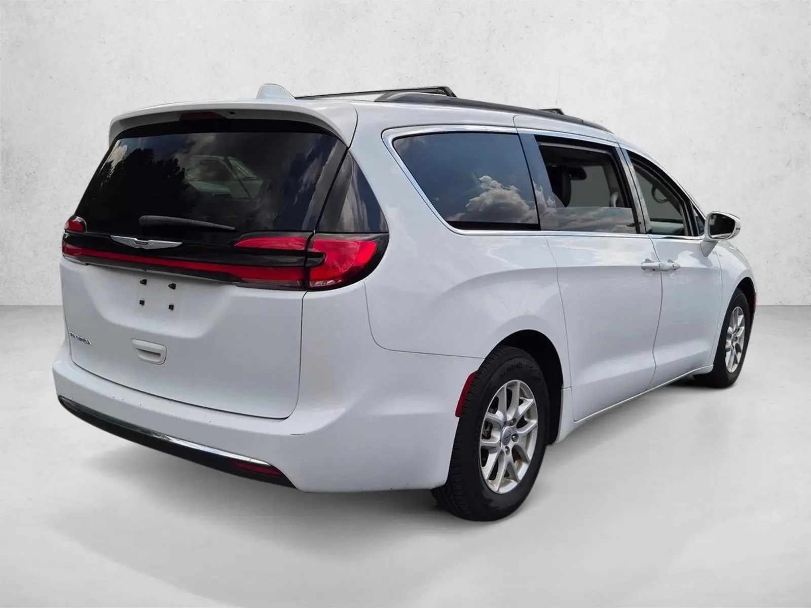 2022 Chrysler Pacifica Touring L photo 5
