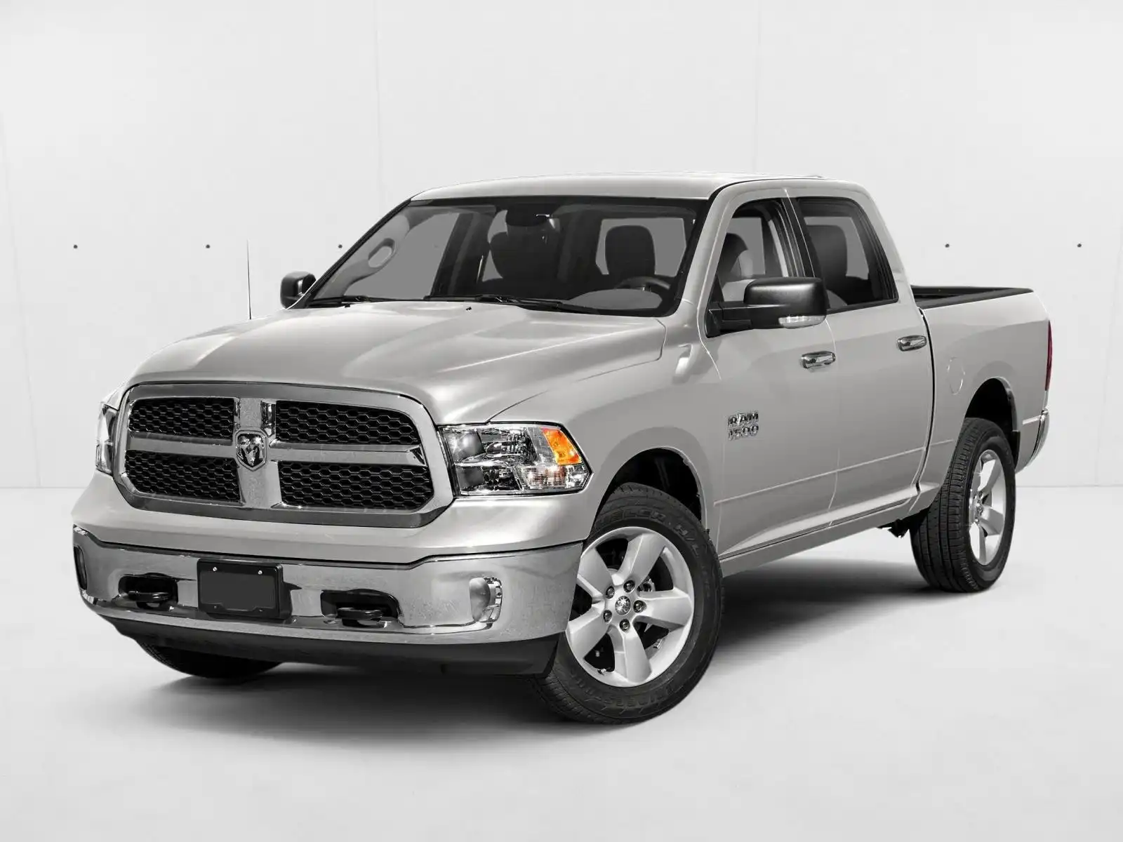 2019 RAM 1500 Classic SLT 4x4 Crew Cab 6'4's photo