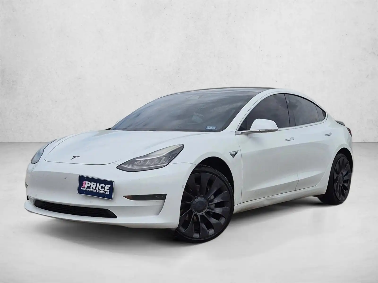 2020 Tesla Model 3 Standard Range Plus's photo