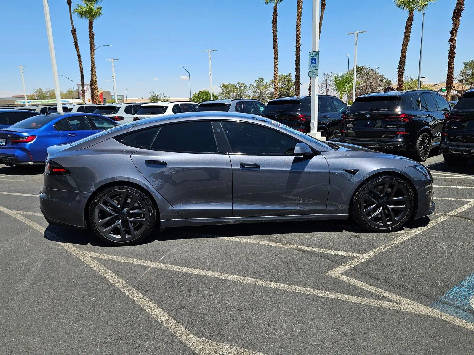 2022 Tesla Model S Base photo 4