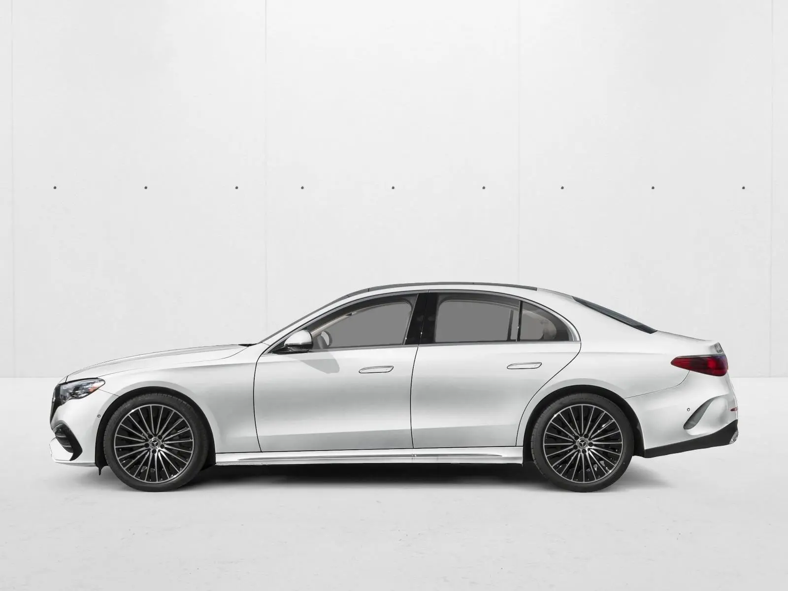 2027 Mercedes-Benz E-Class E350 photo 3