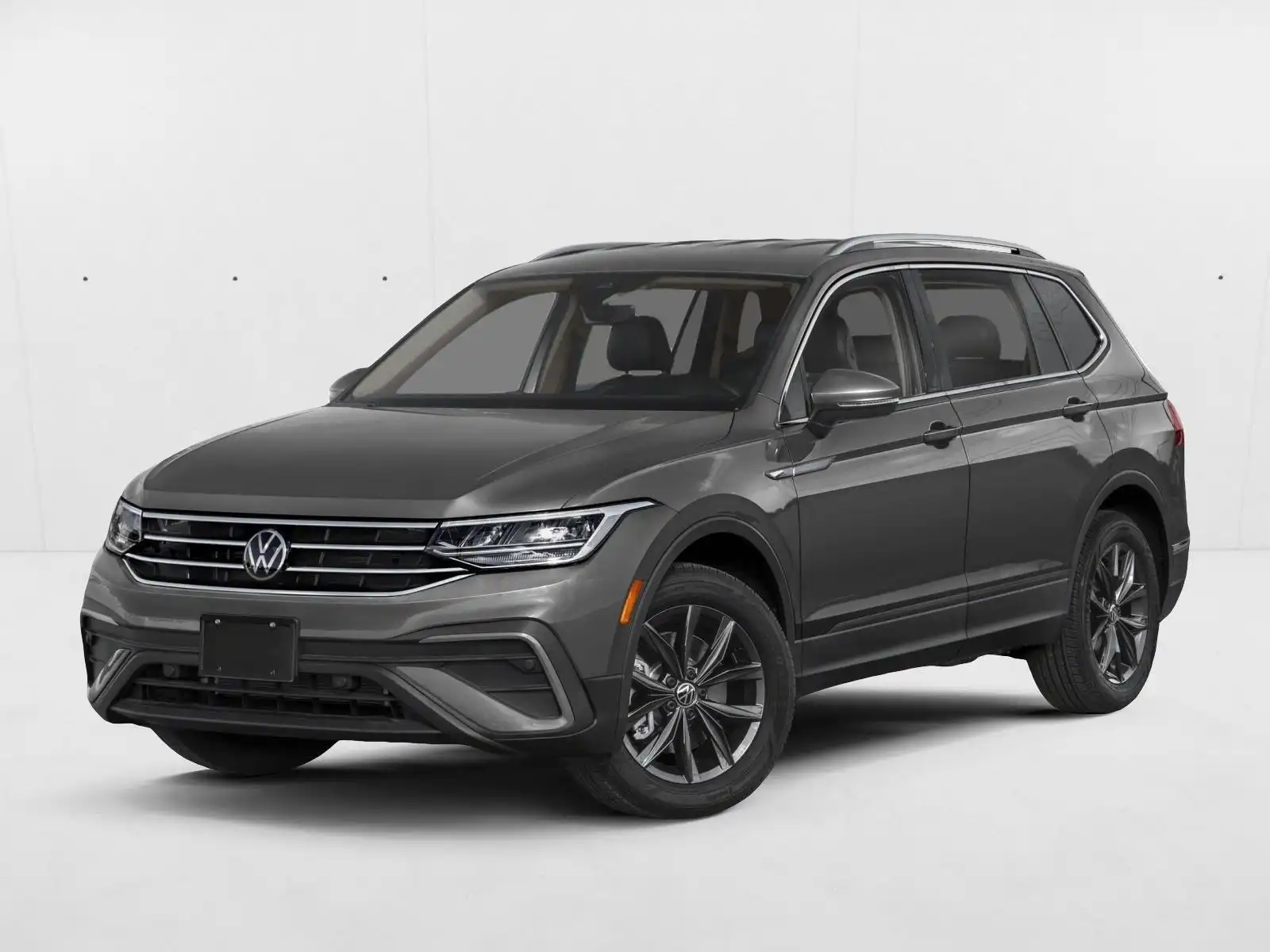 2024 Volkswagen Tiguan 2.0T SE's photo