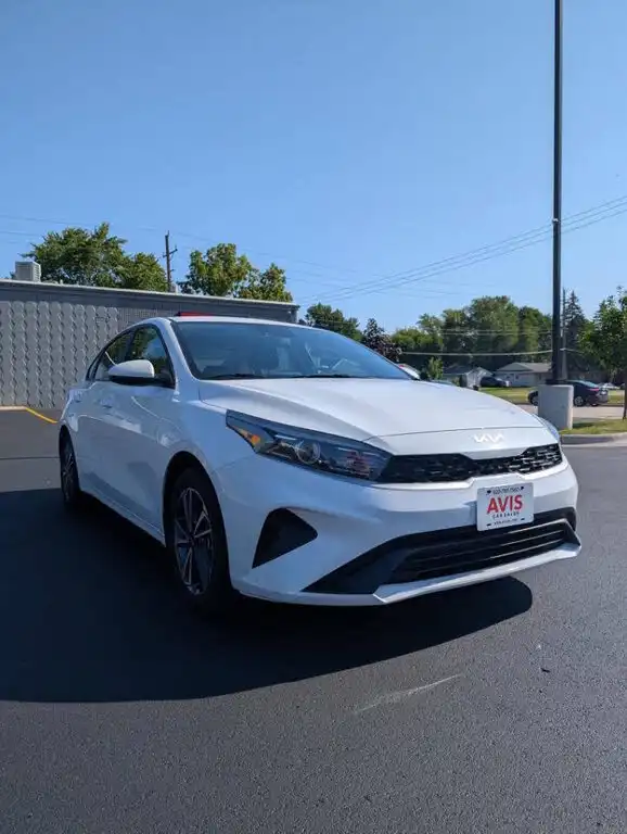 2024 Kia Forte LXS AT's photo