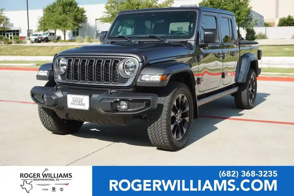 2025 Jeep Gladiator Nighthawk Auto's photo