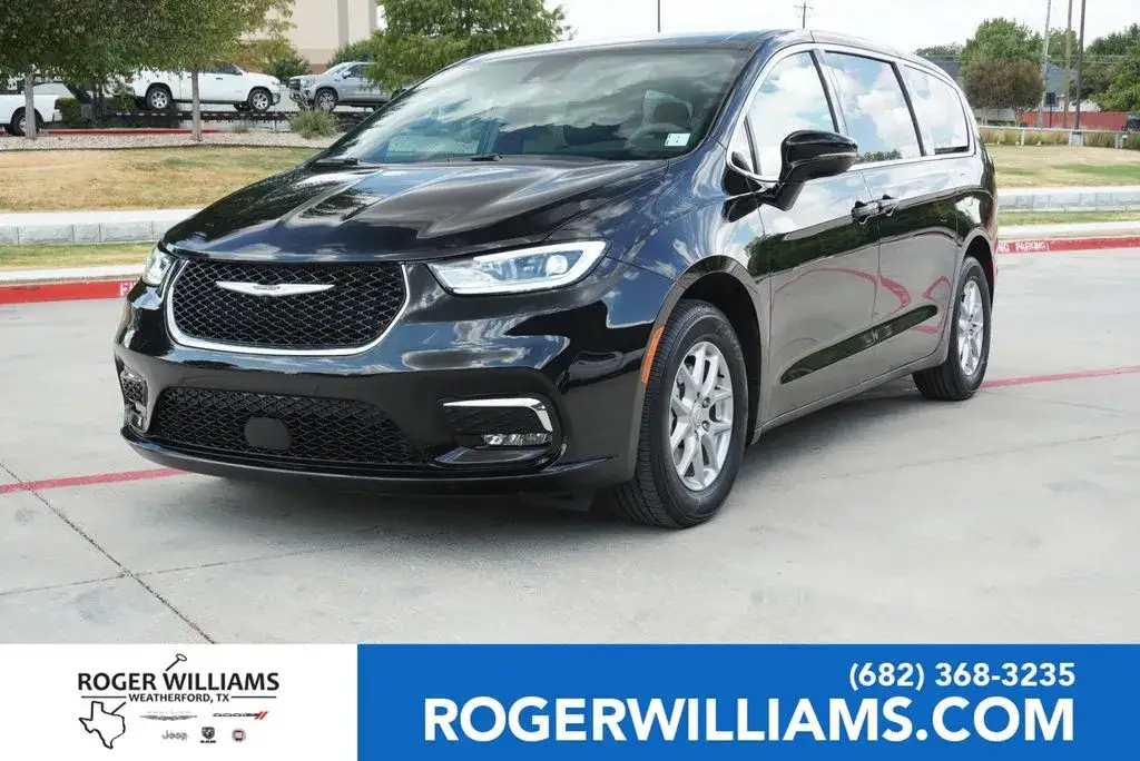2026 Chrysler Pacifica Select photo 1