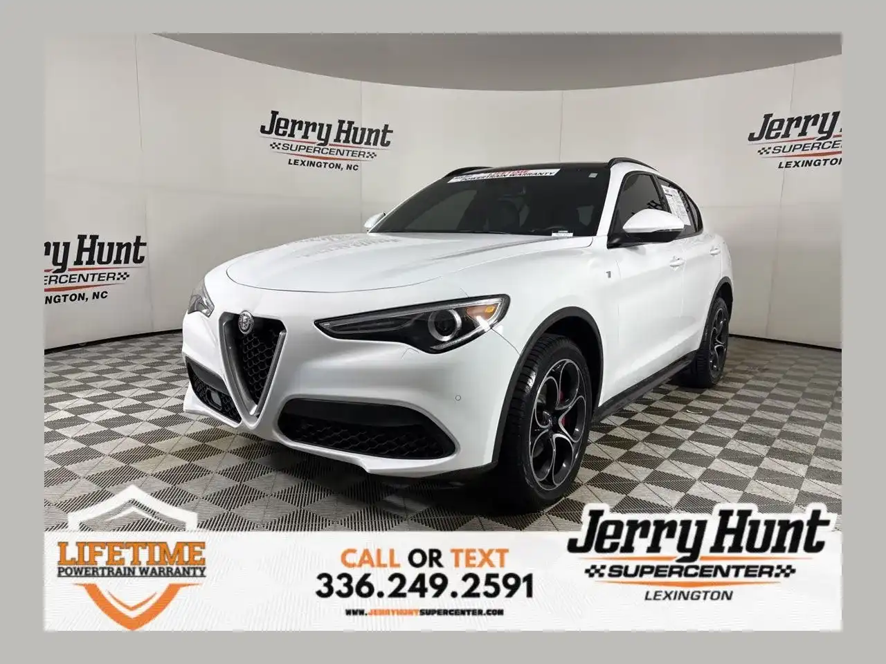 2023 Alfa Romeo Stelvio Ti AWD's photo