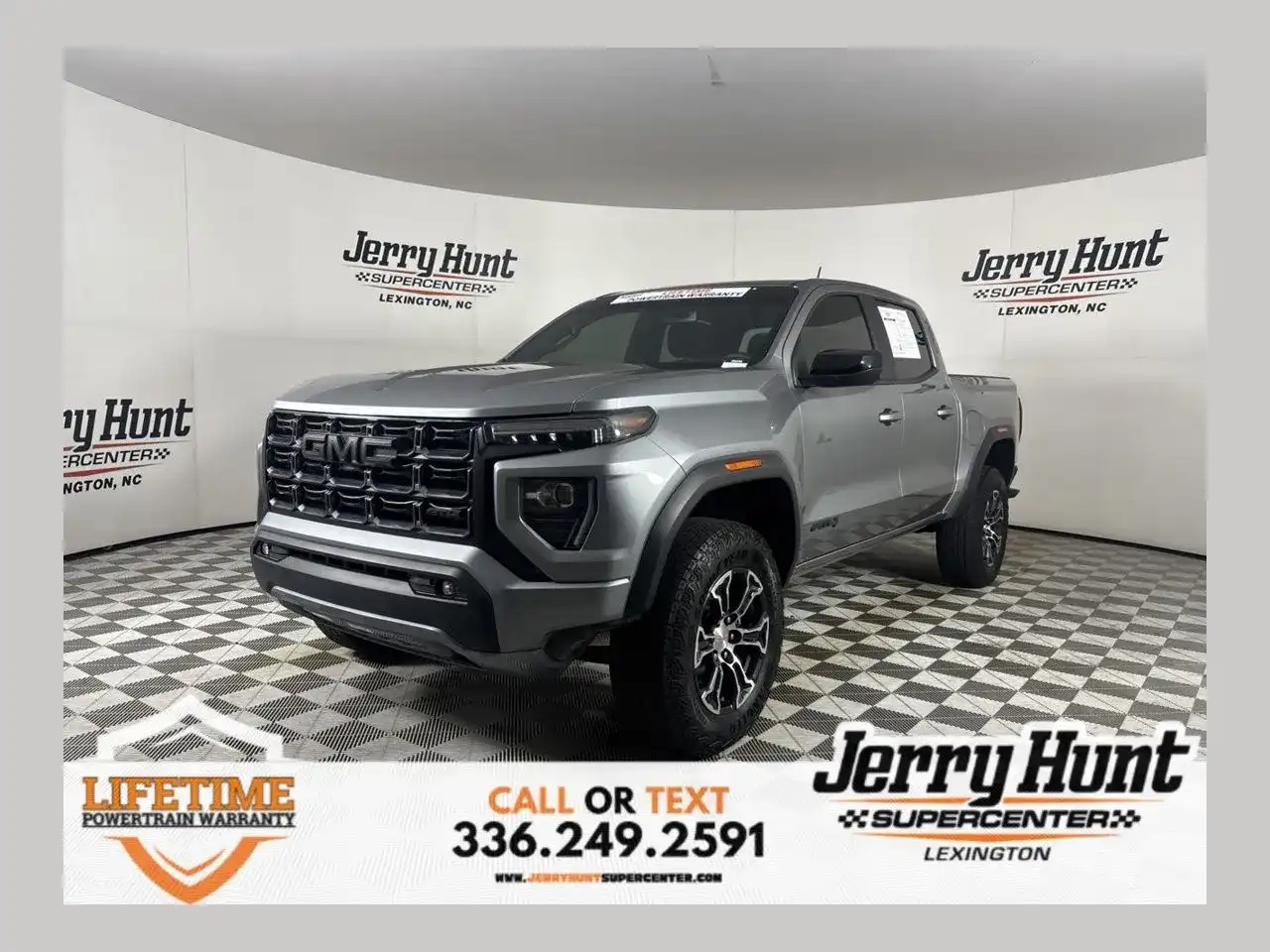 2024 GMC Canyon 4WD AT4 Crew Cab Short Box's photo