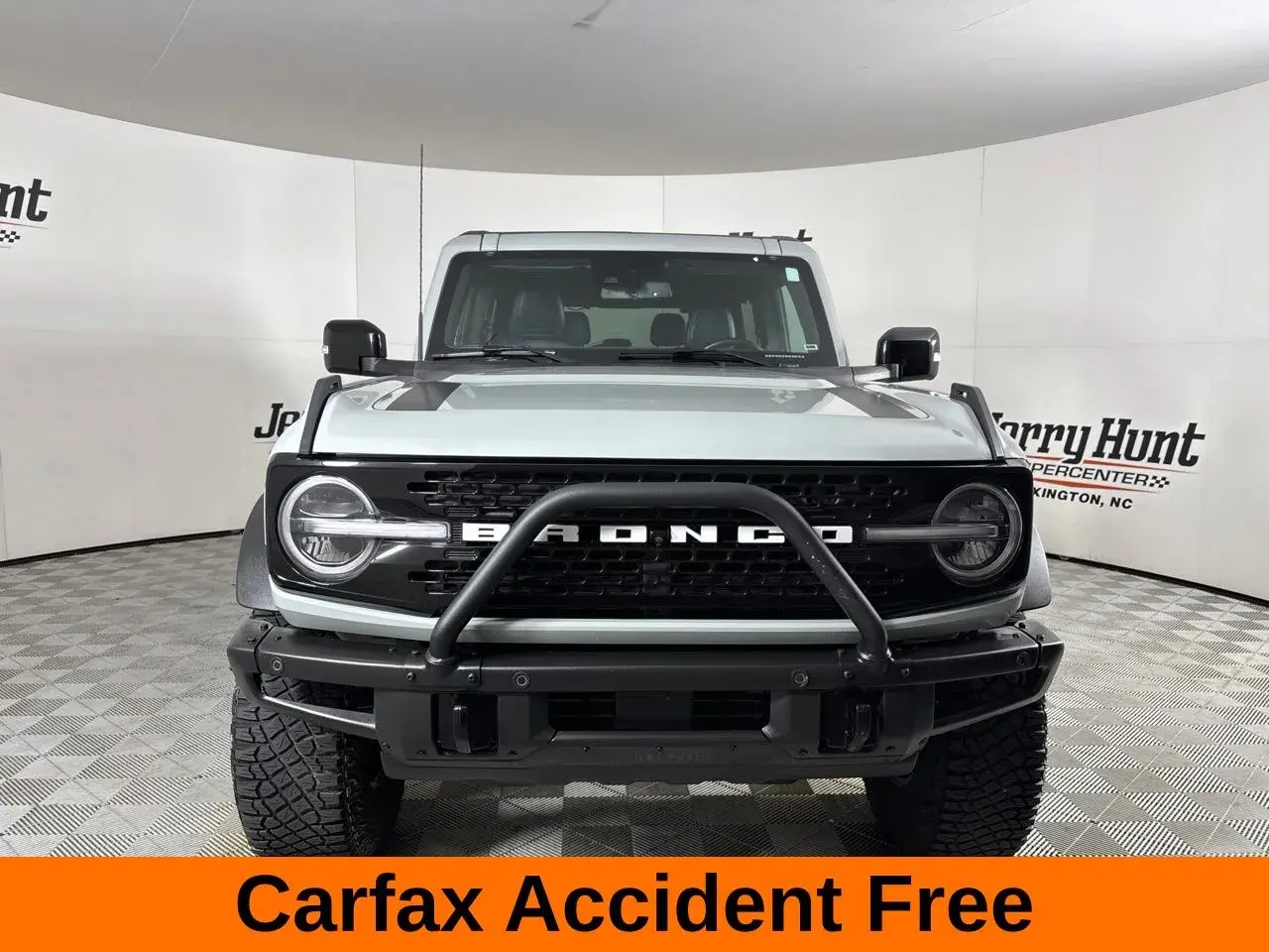 2021 Ford Bronco First Edition Advanced 4x4 photo 3