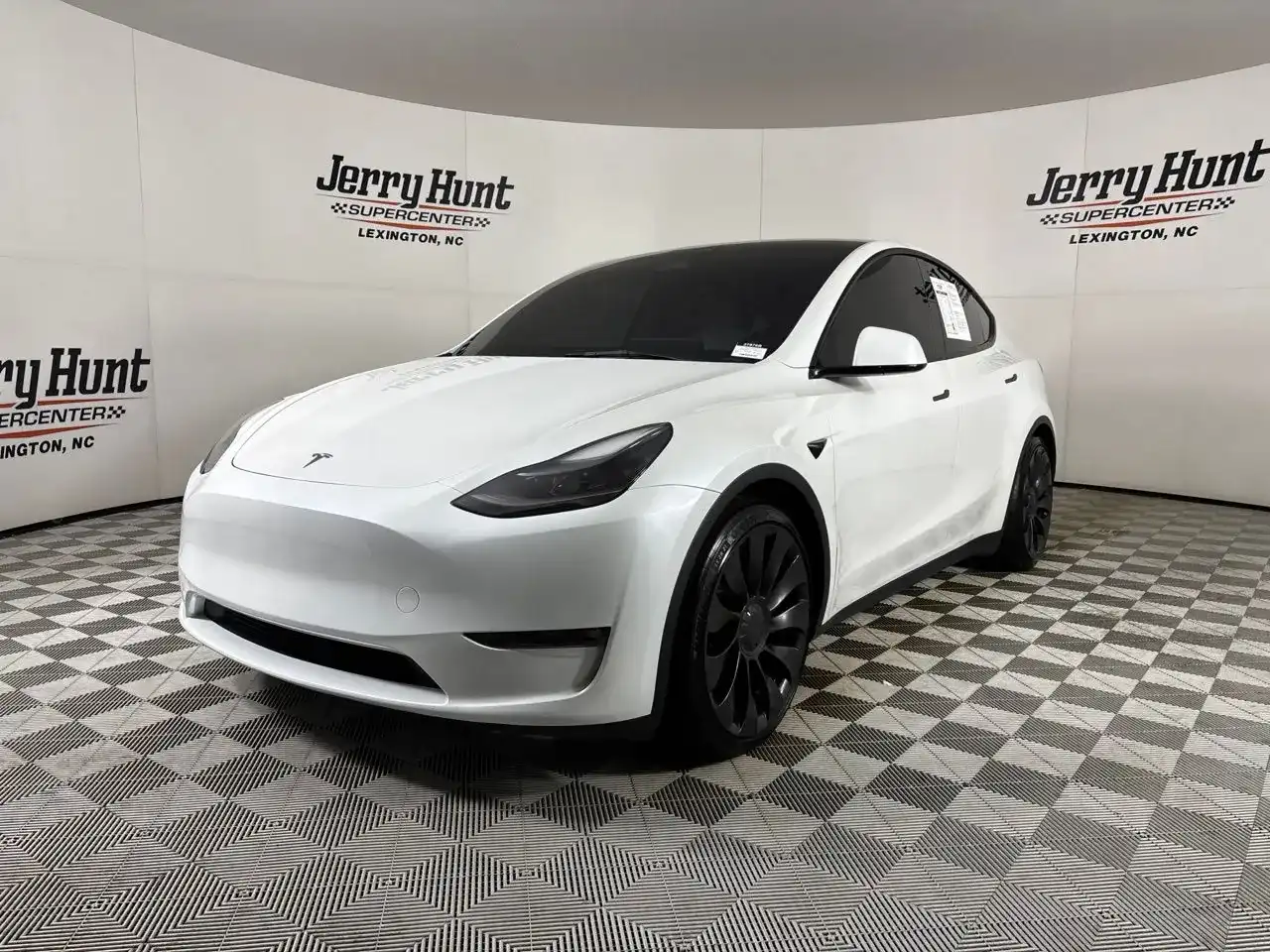 2023 Tesla Model Y Performance Dual Motor All-Wheel Drive's photo