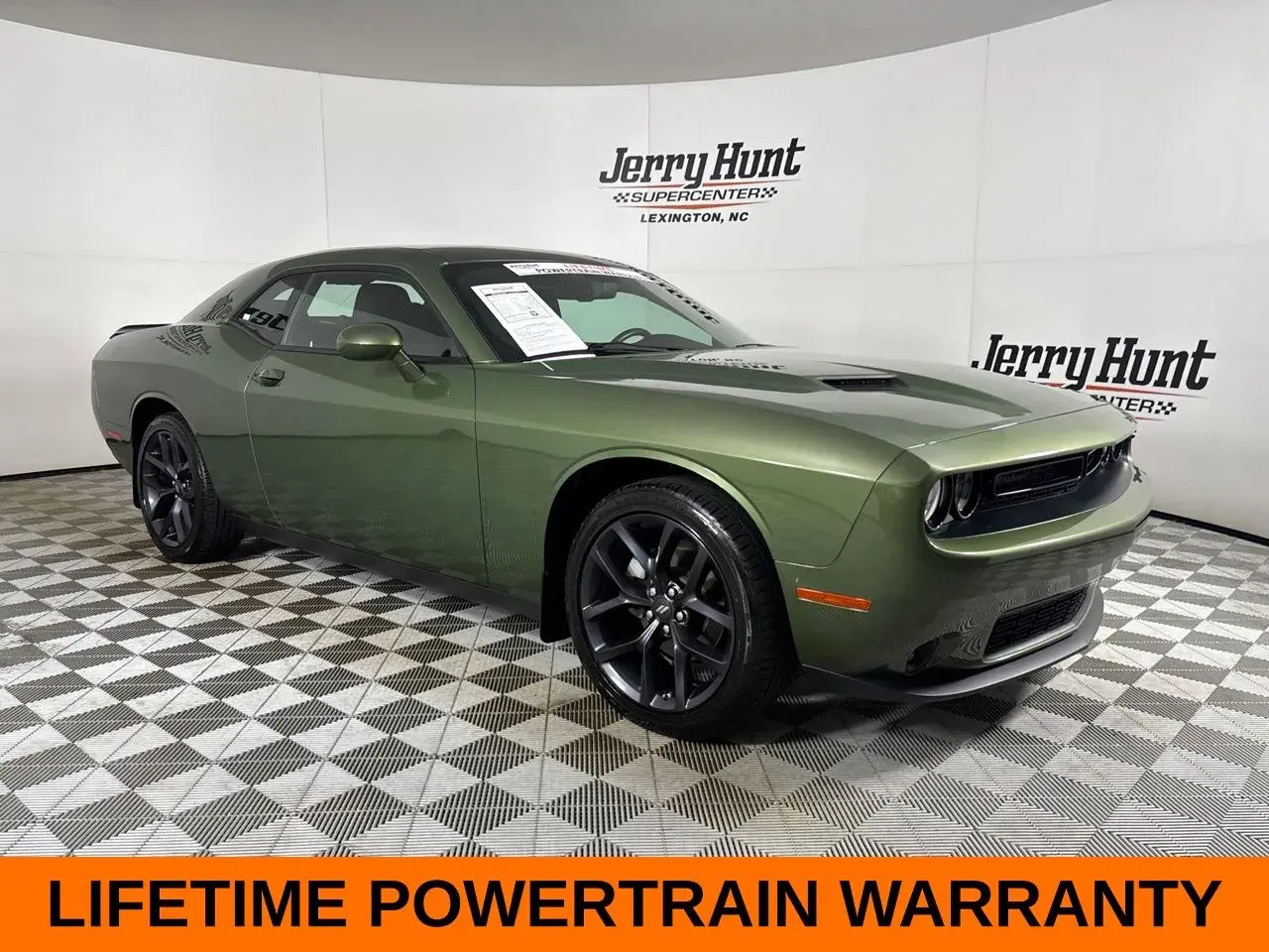 2023 Dodge Challenger SXT Auto photo 4