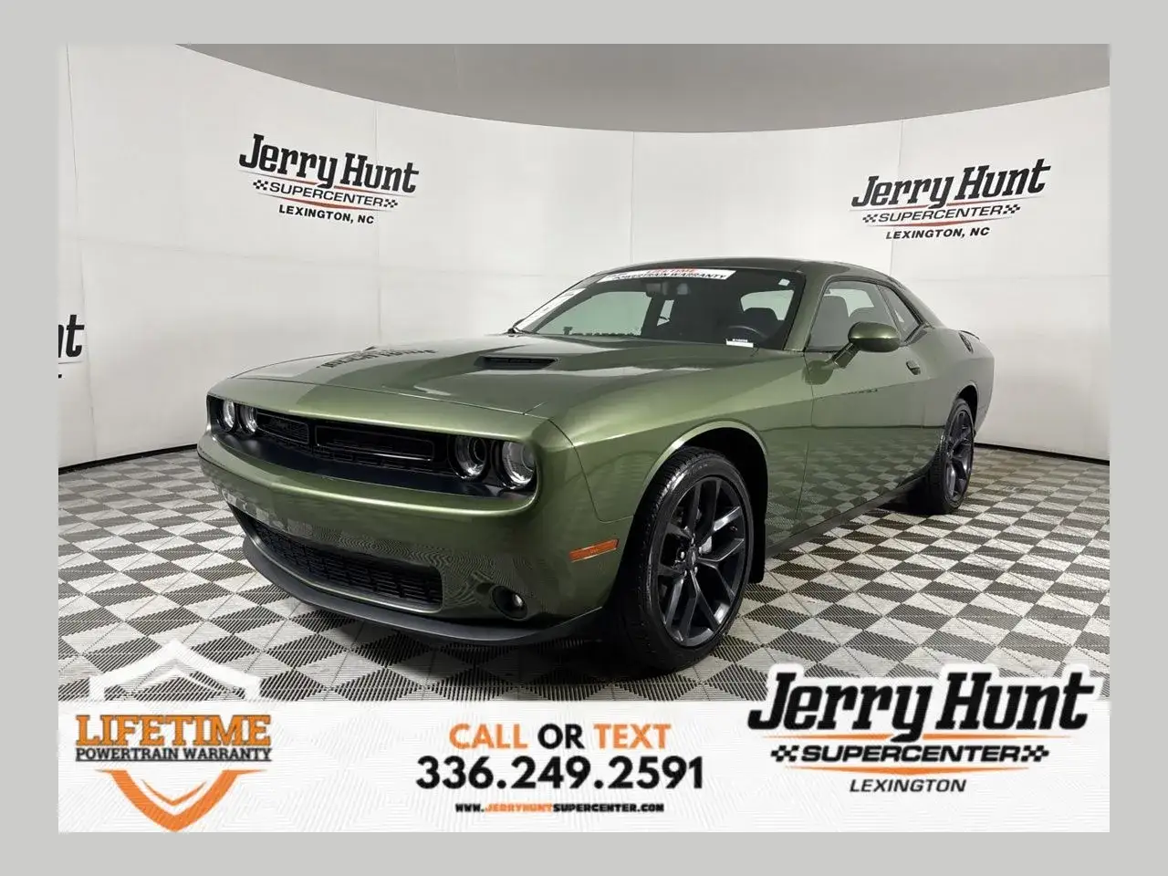 2023 Dodge Challenger SXT Auto photo 1