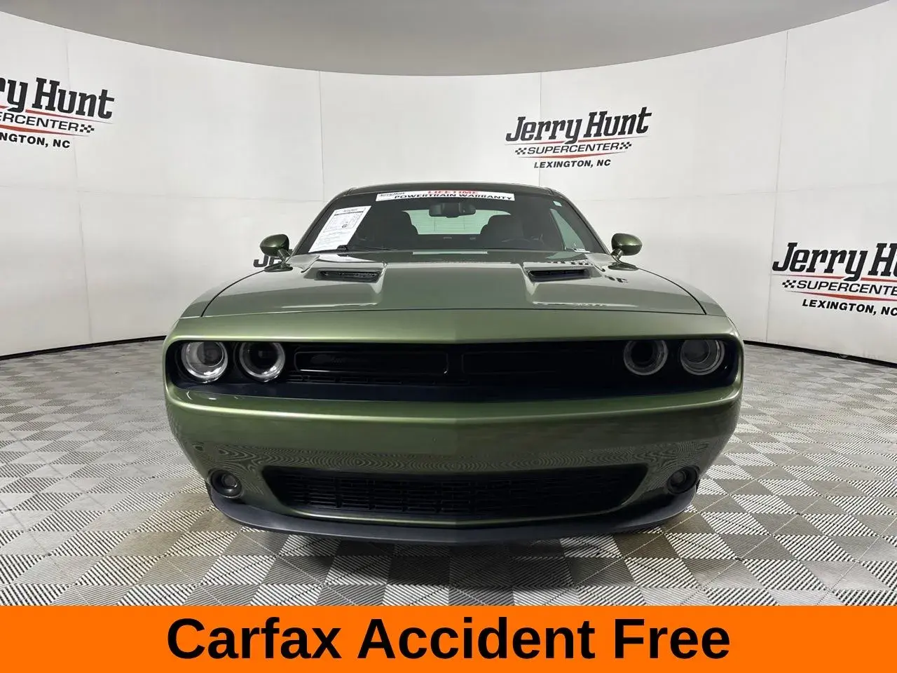 2023 Dodge Challenger SXT Auto photo 3
