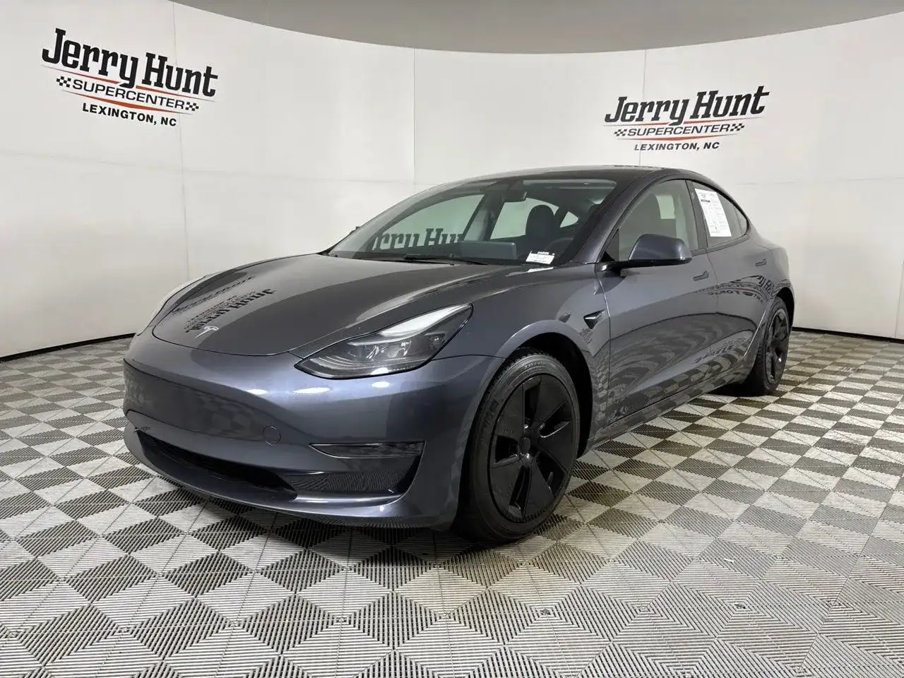 2023 Tesla Model 3 Base's photo