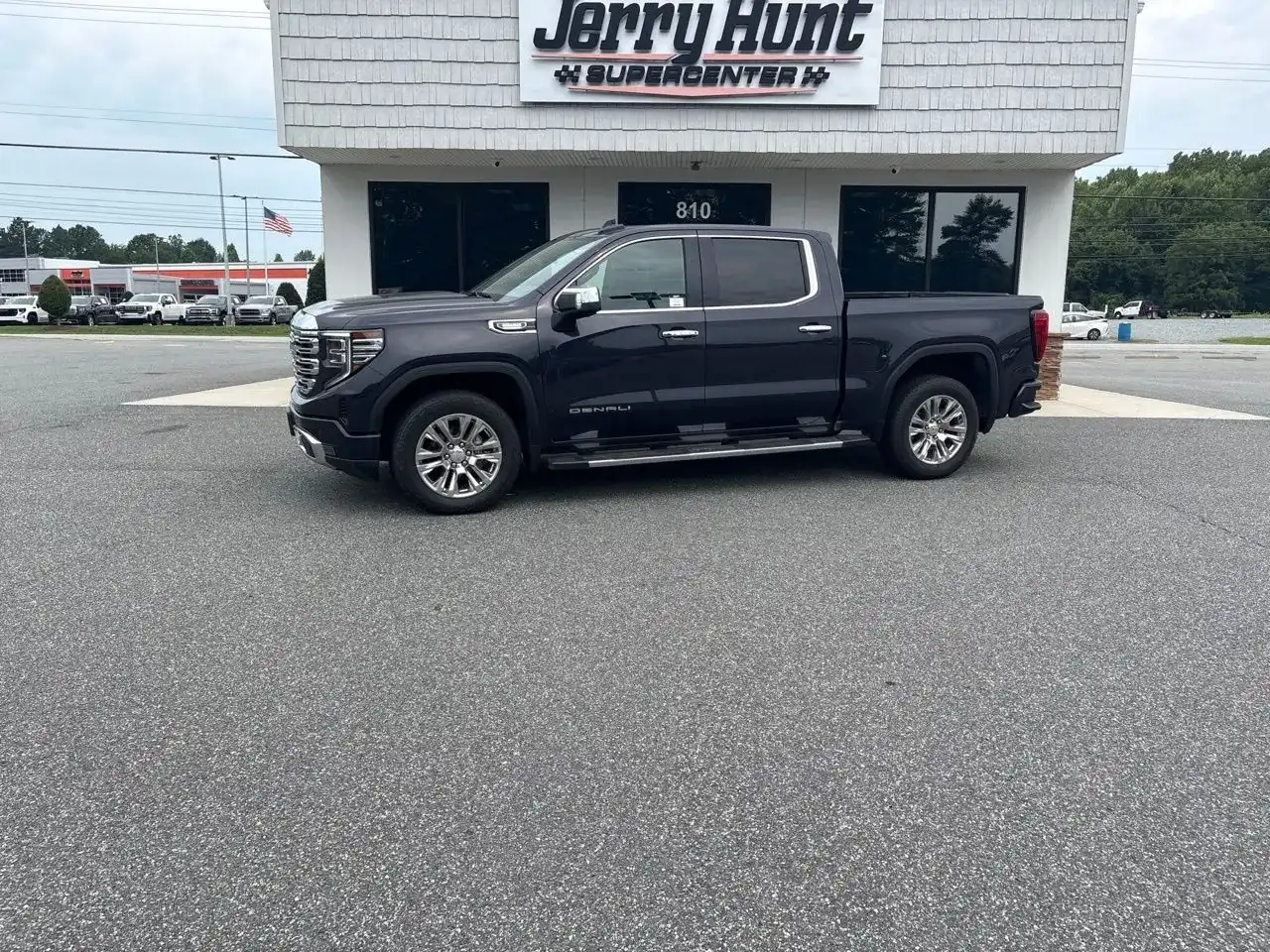 2023 GMC Sierra 4WD Crew Cab Short Box Denali's photo