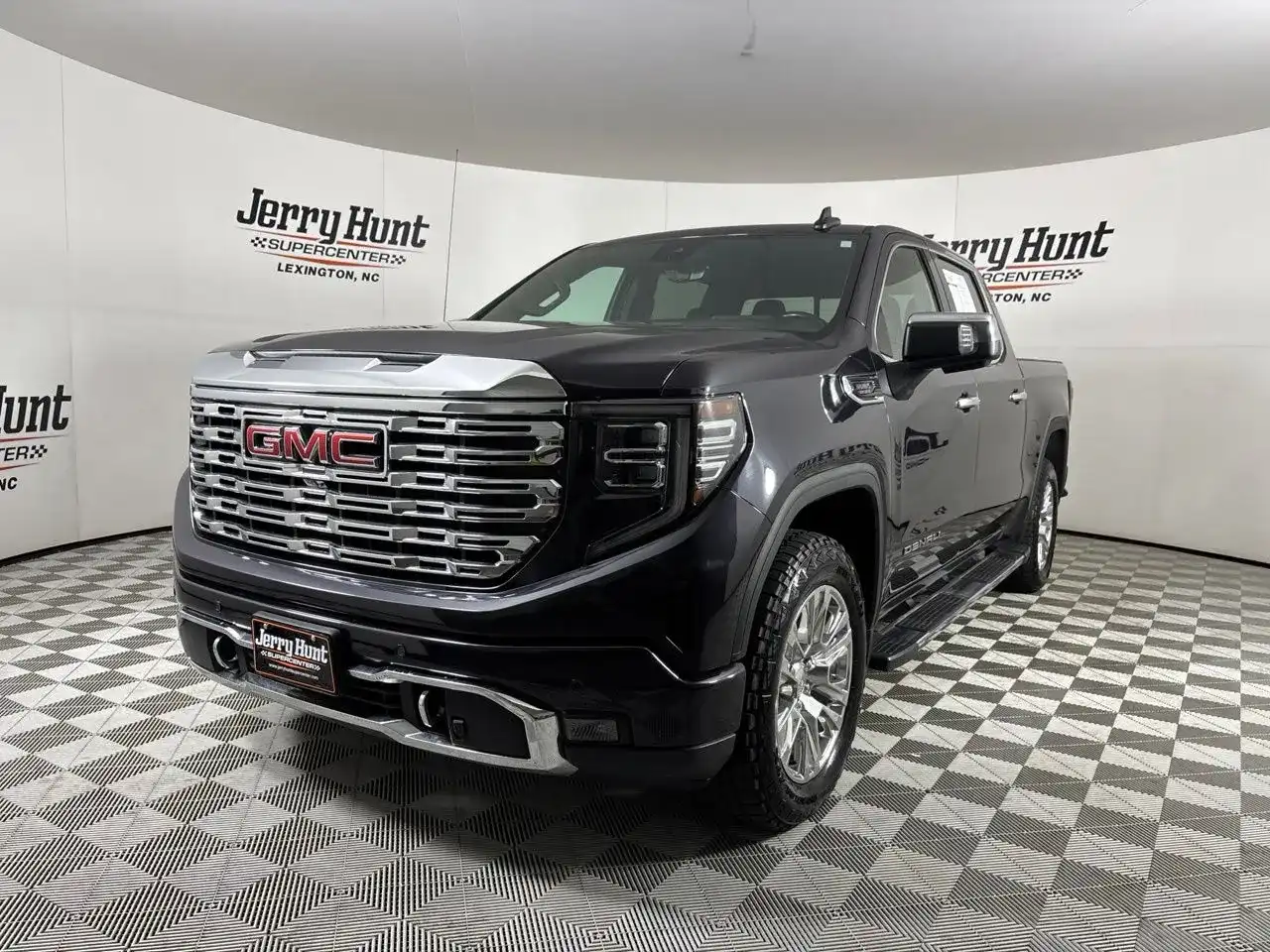 2023 GMC Sierra 4WD Crew Cab Short Box Denali's photo