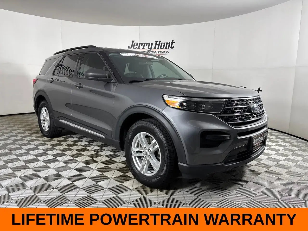 2024 Ford Explorer XLT RWD photo 4