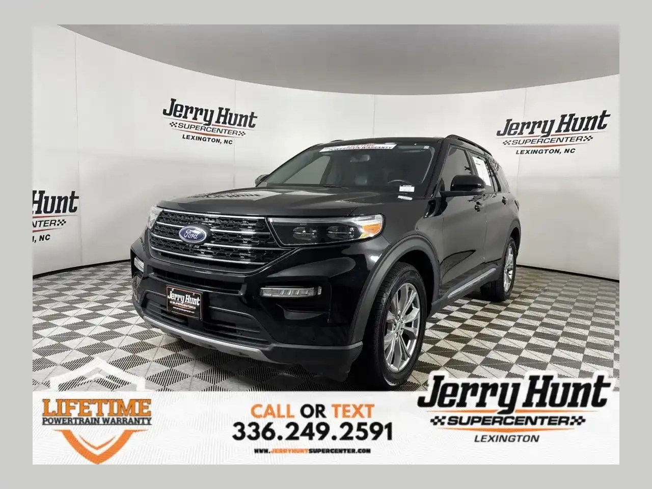 2023 Ford Explorer XLT 4WD's photo
