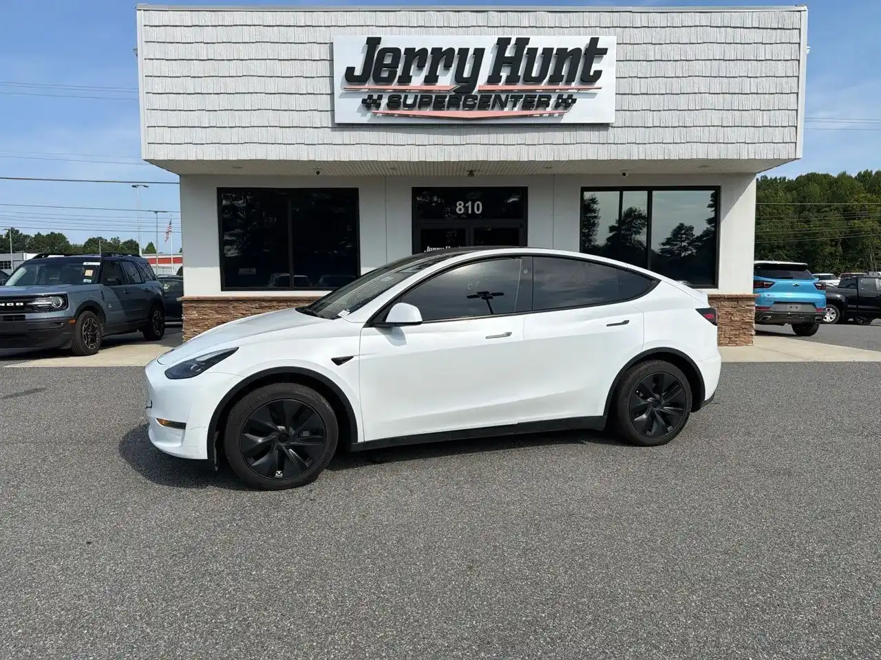 2025 Tesla Model Y Long Range Rear Wheel Drive's photo