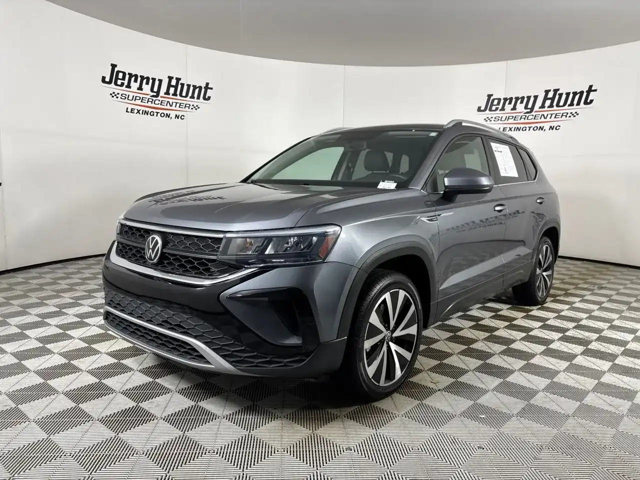 2022 Volkswagen Taos 1.5T SE's photo