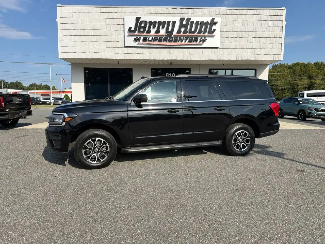 2023 Ford Expedition XLT MAX's photo