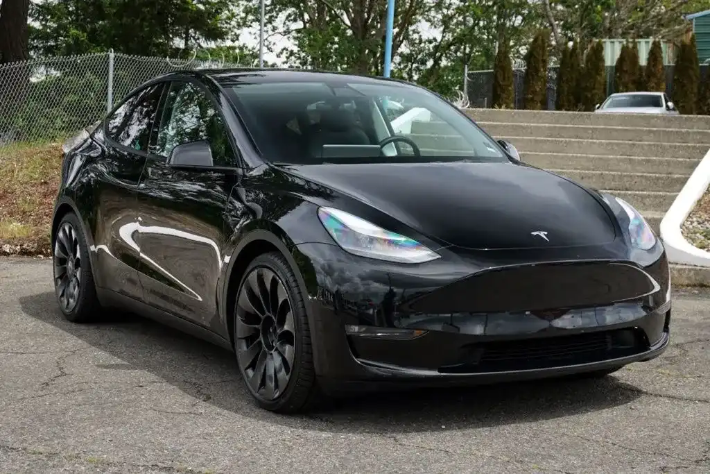2022 Tesla Model Y Performance Dual Motor All-Wheel Drive's photo