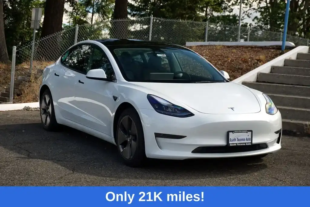 2023 Tesla Model 3 Base's photo