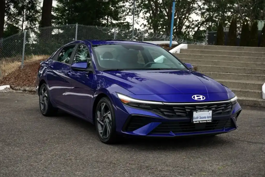 2025 Hyundai Elantra 2.0 SEL Convenience IVT's photo