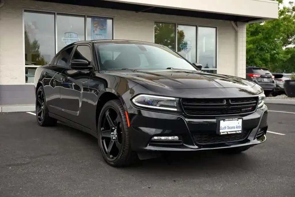 2016 Dodge Charger SXT's photo