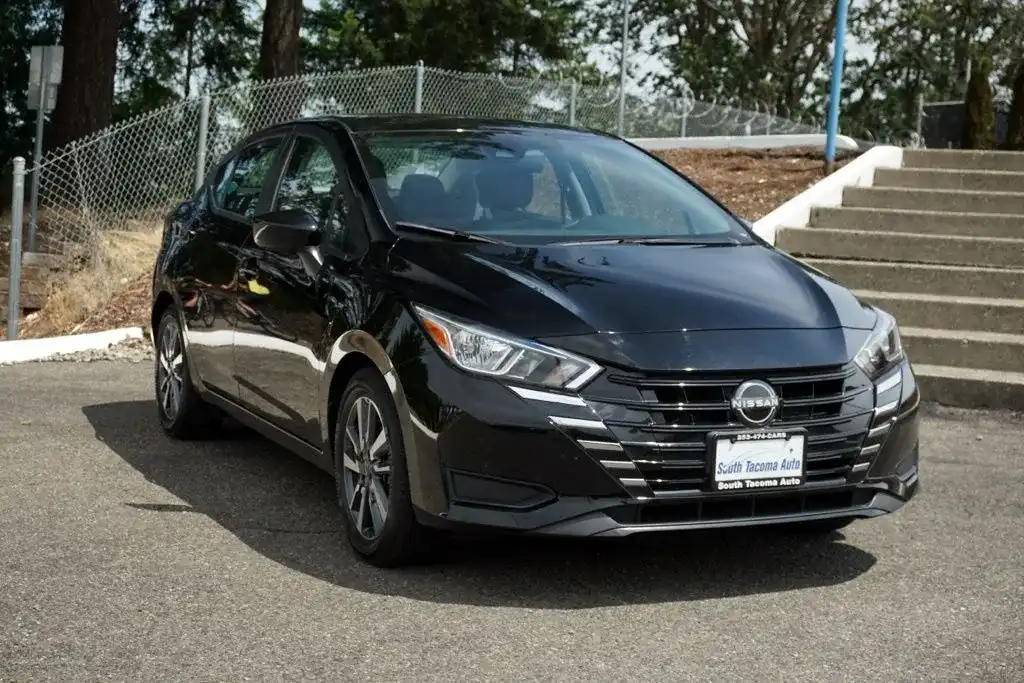 2023 Nissan Versa 1.6 SV CVT's photo