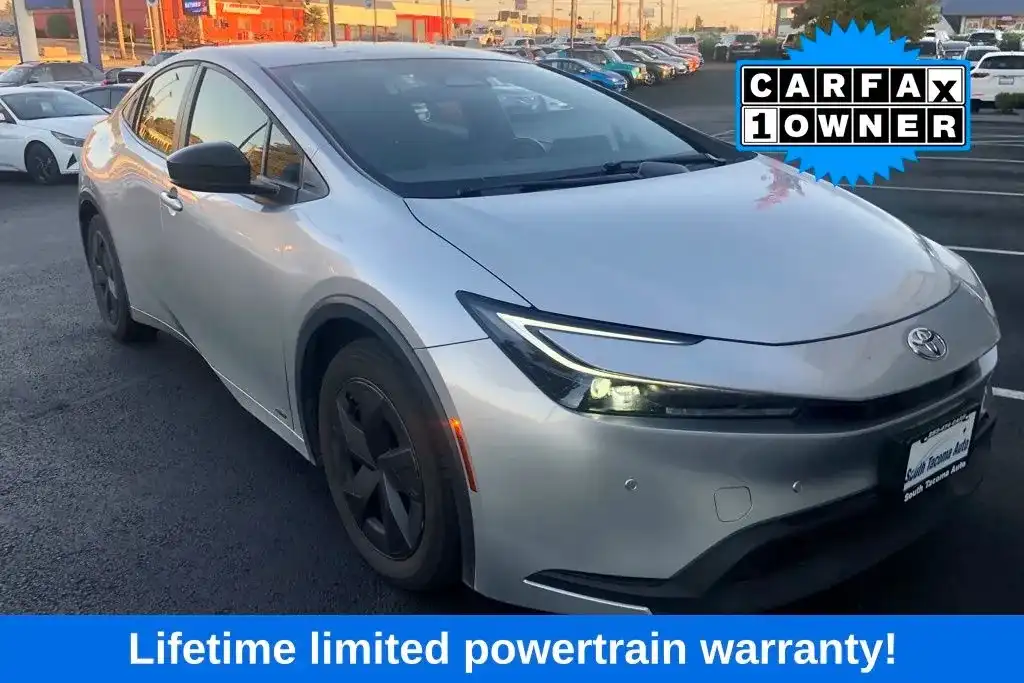 2024 Toyota Prius LE AWD's photo