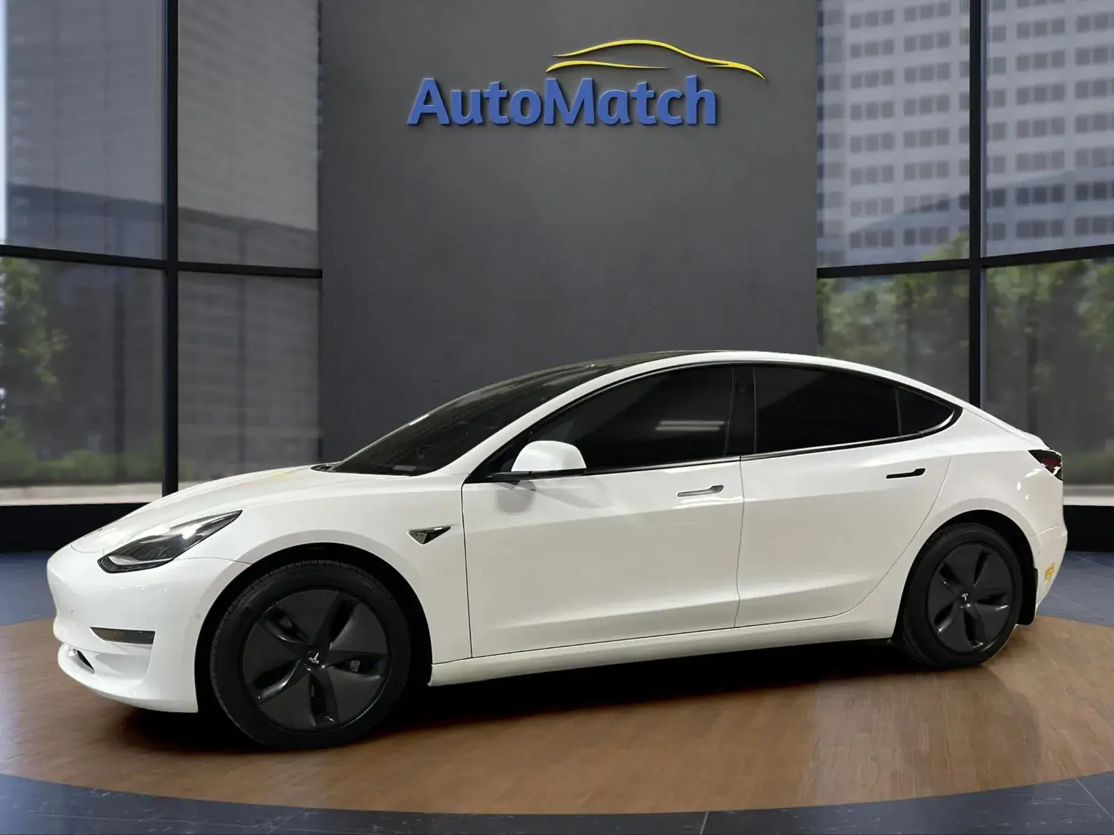 2021 Tesla Model 3 Standard Range Plus photo 5