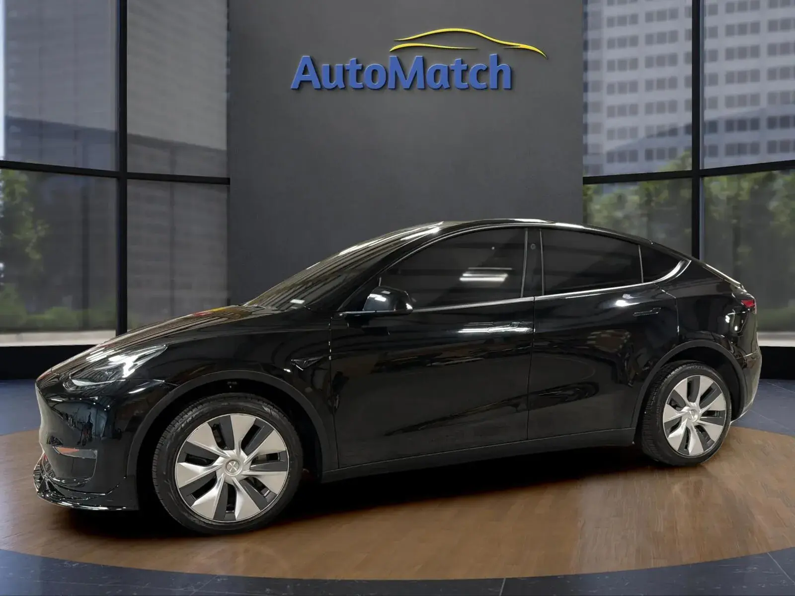 2024 Tesla Model Y Long Range Dual Motor All-Wheel Drive photo 5