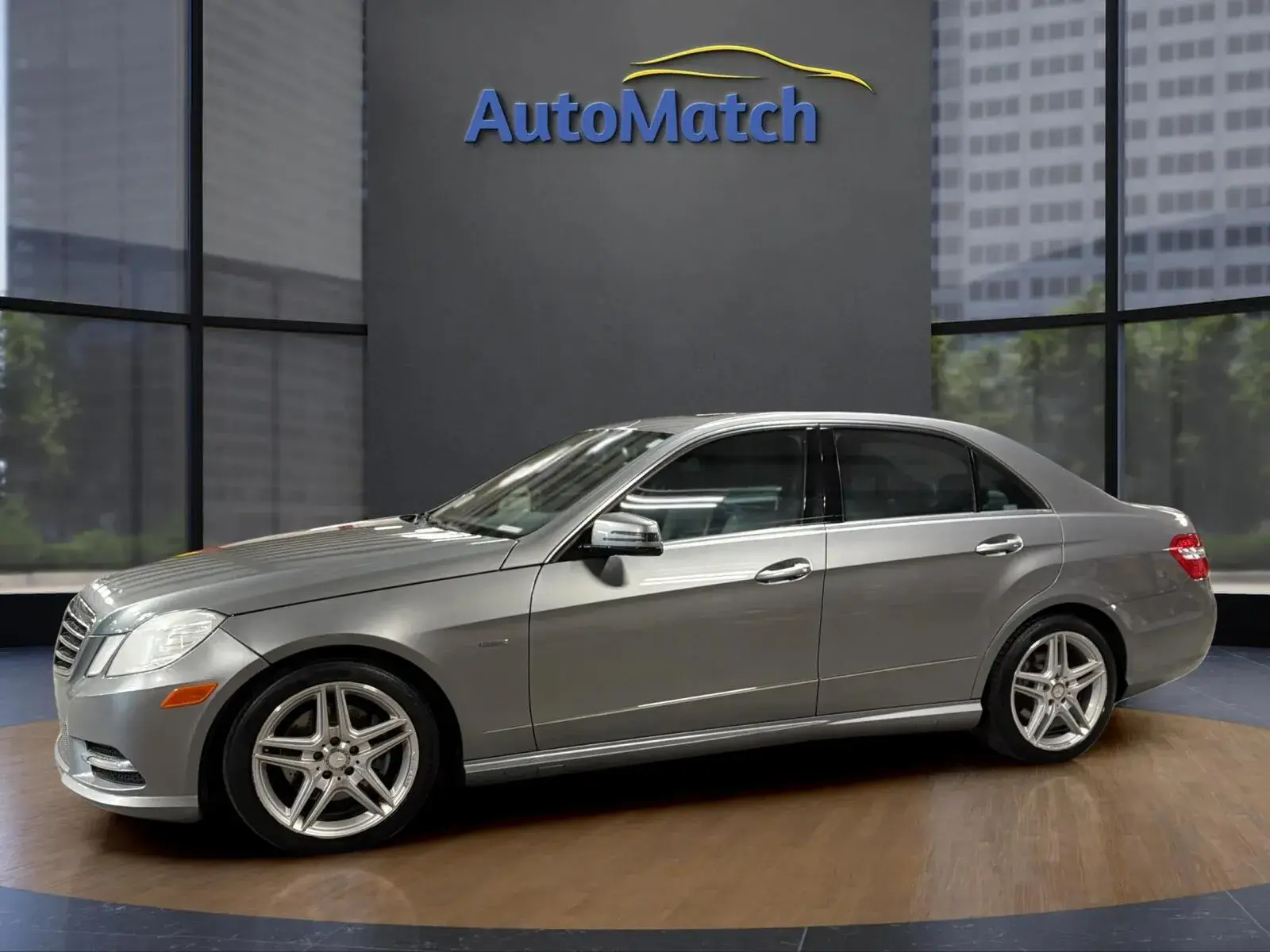 2012 Mercedes-Benz E-Class E350 Luxury 4MATIC photo 5