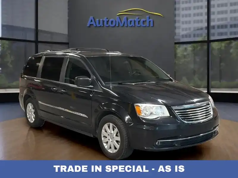 2015 Chrysler Town & Country Touring's photo
