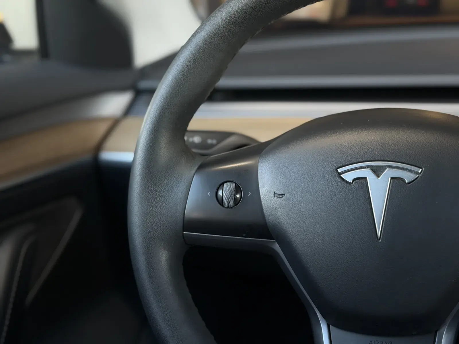 2023 Tesla Model 3 Base photo 3