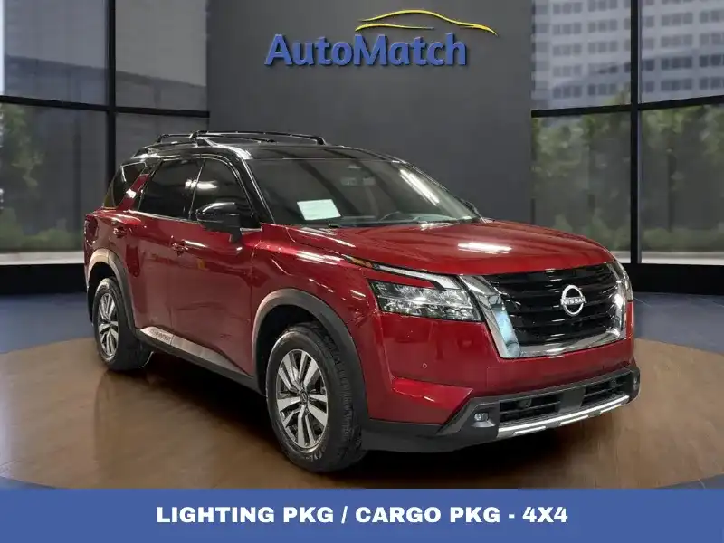2023 Nissan Pathfinder SL 4WD's photo