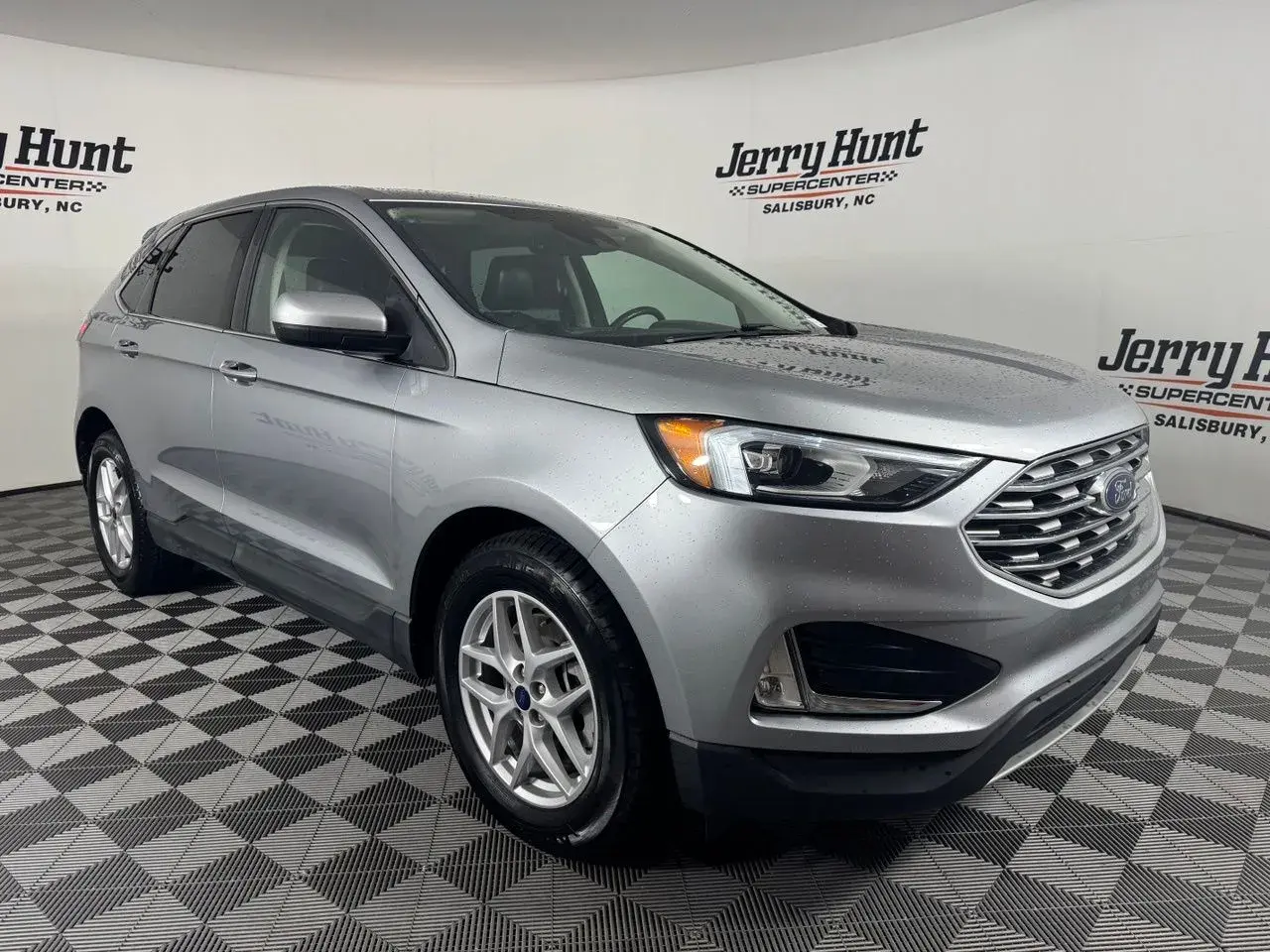 2021 Ford Edge SEL photo 5