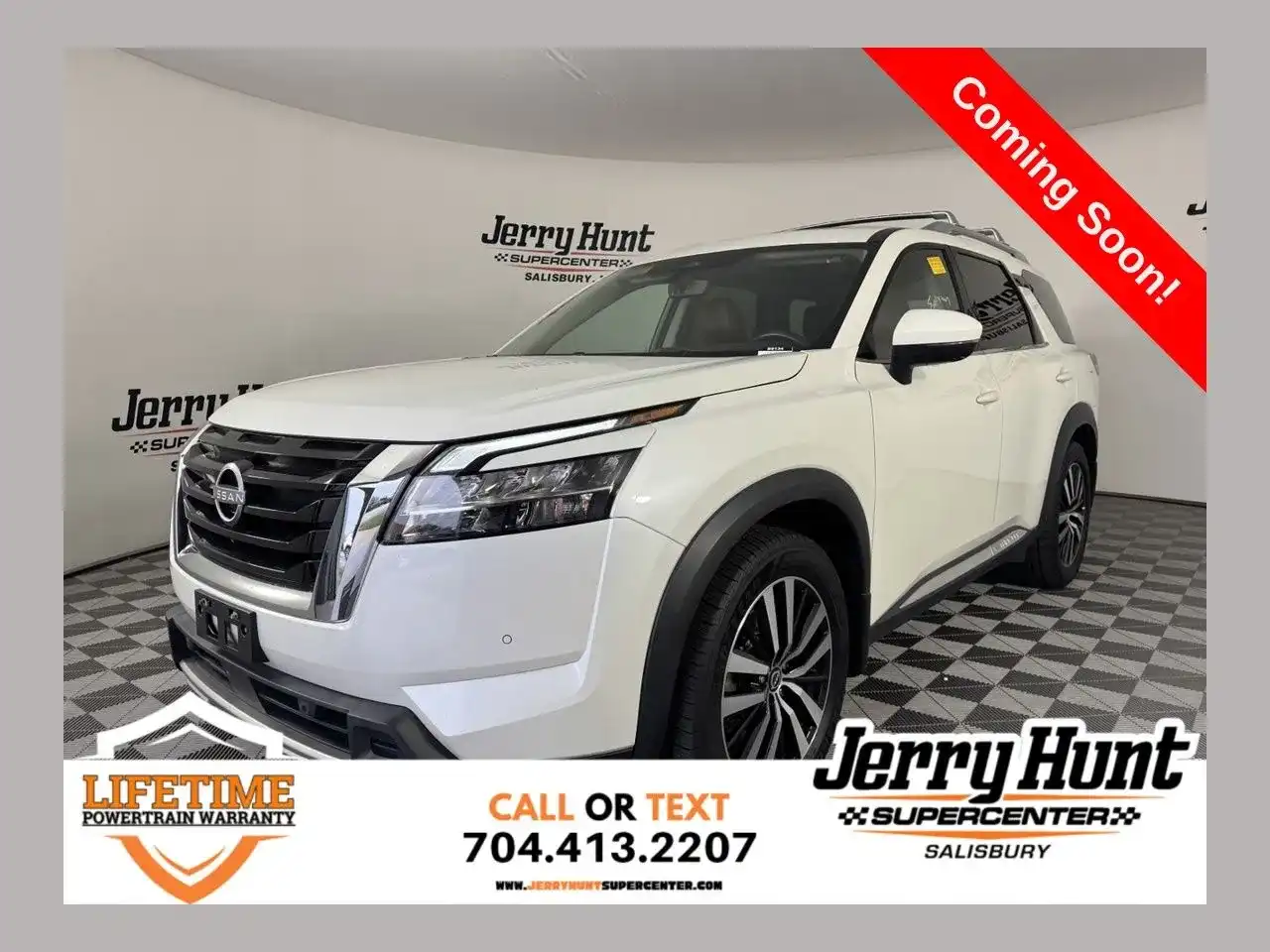 2023 Nissan Pathfinder Platinum 4WD's photo