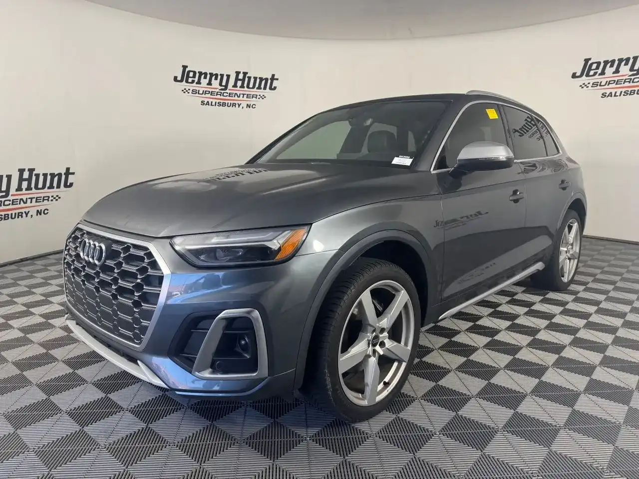 2022 Audi SQ5 Premium's photo