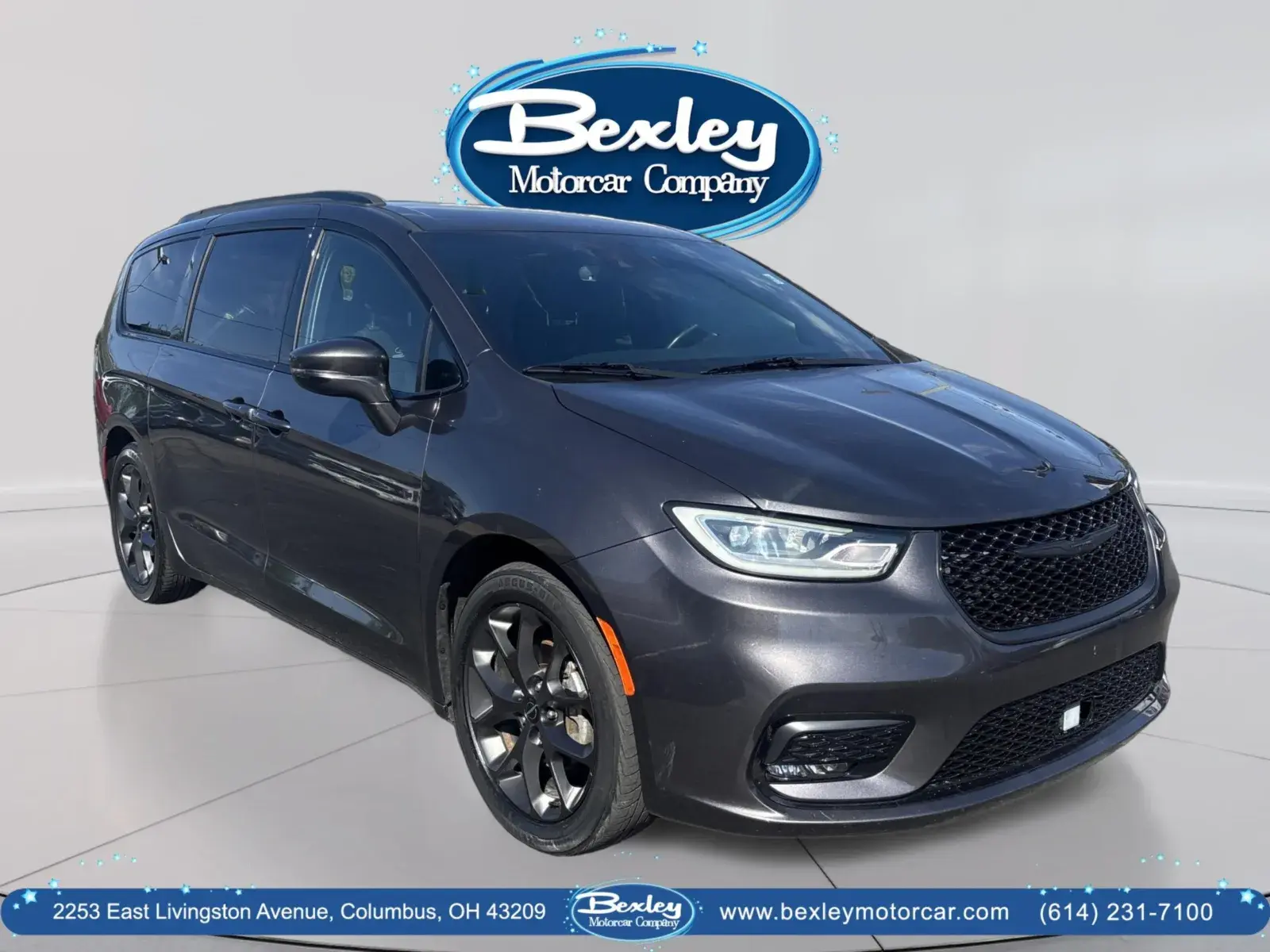 2021 Chrysler Pacifica Touring photo 3