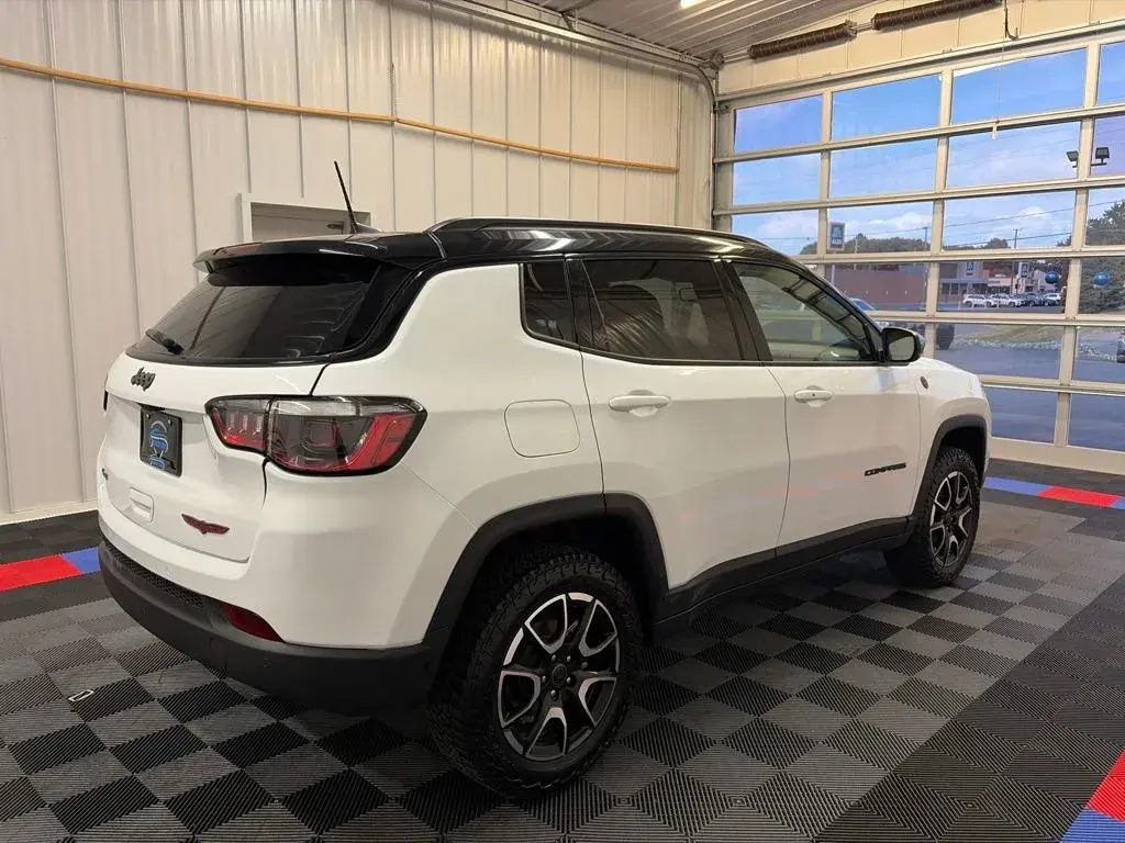 2025 Jeep Compass Trailhawk 4X4 photo 4