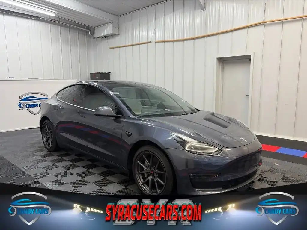 2021 Tesla Model 3 Standard Range Plus's photo