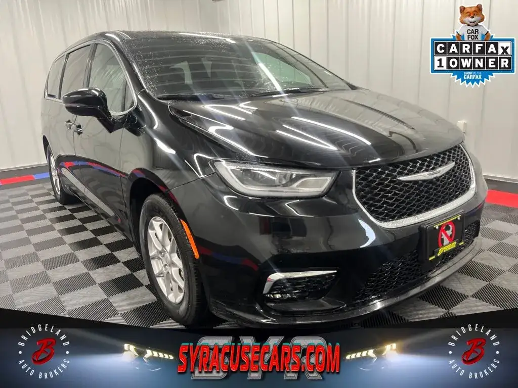 2025 Chrysler Pacifica Select photo 1