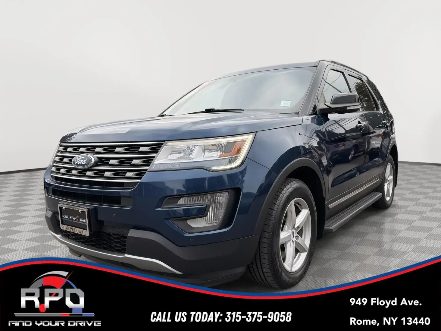 2017 Ford Explorer XLT 4WD photo 1