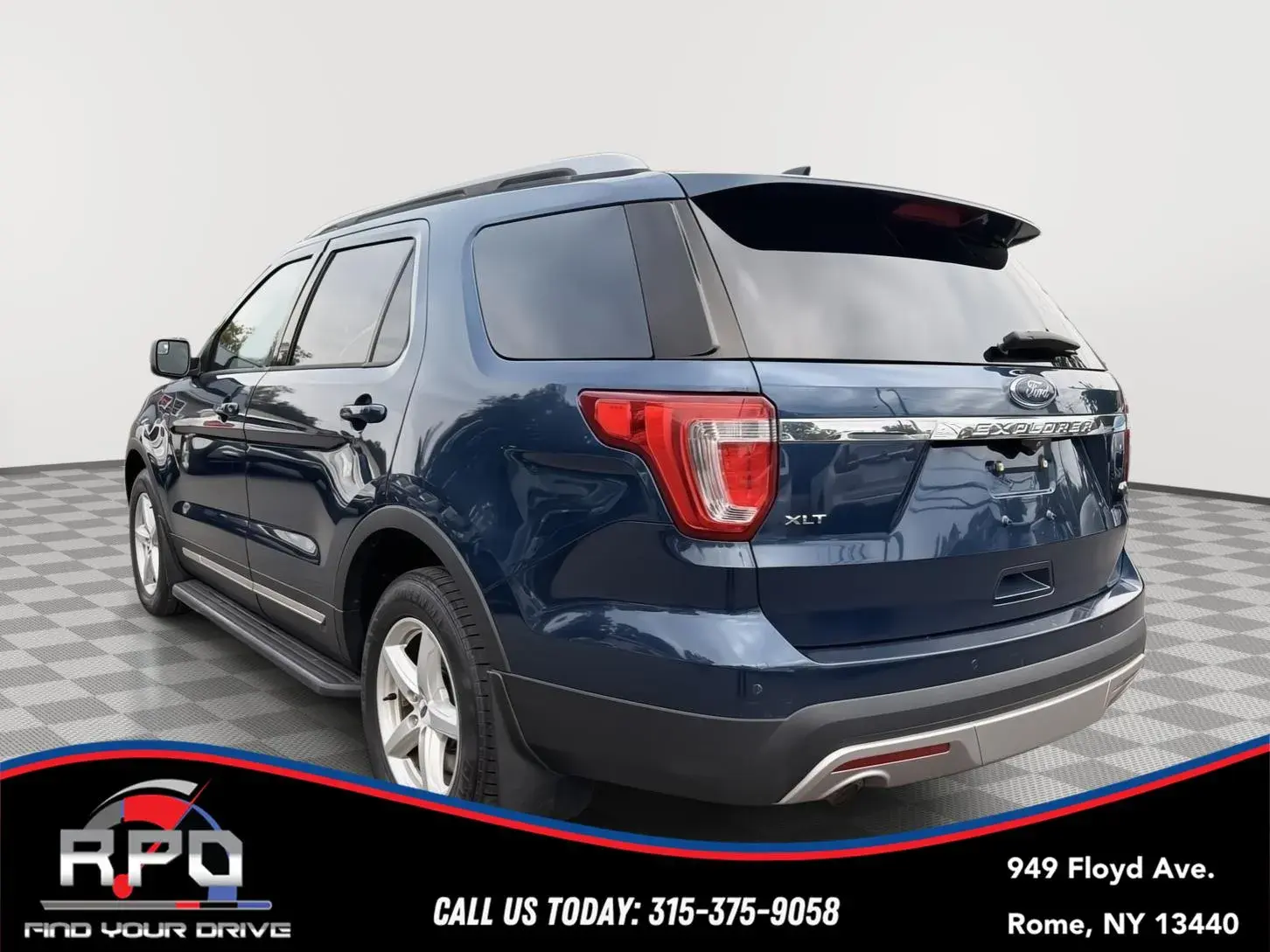 2017 Ford Explorer XLT 4WD photo 3