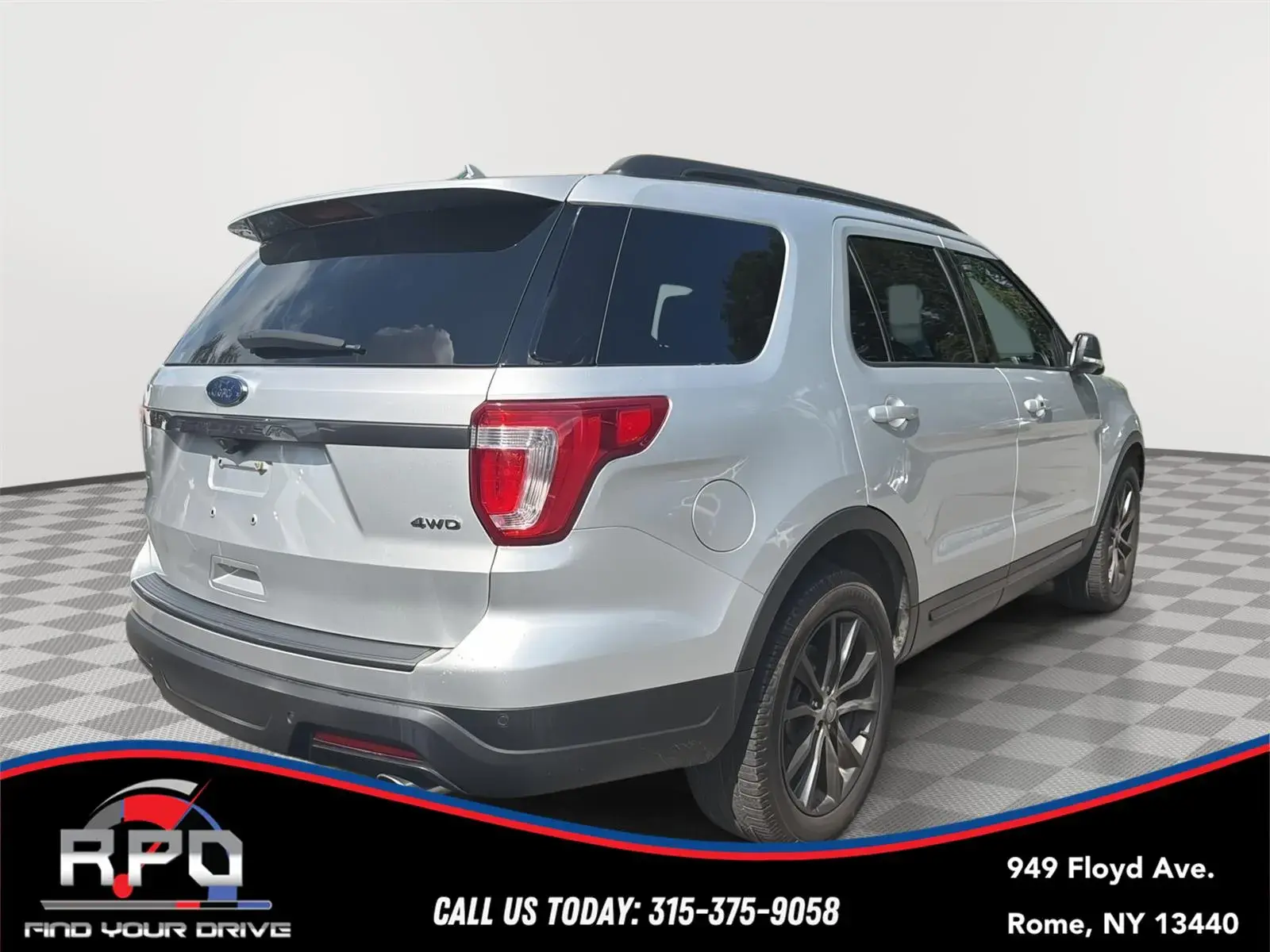 2019 Ford Explorer XLT 4WD photo 3
