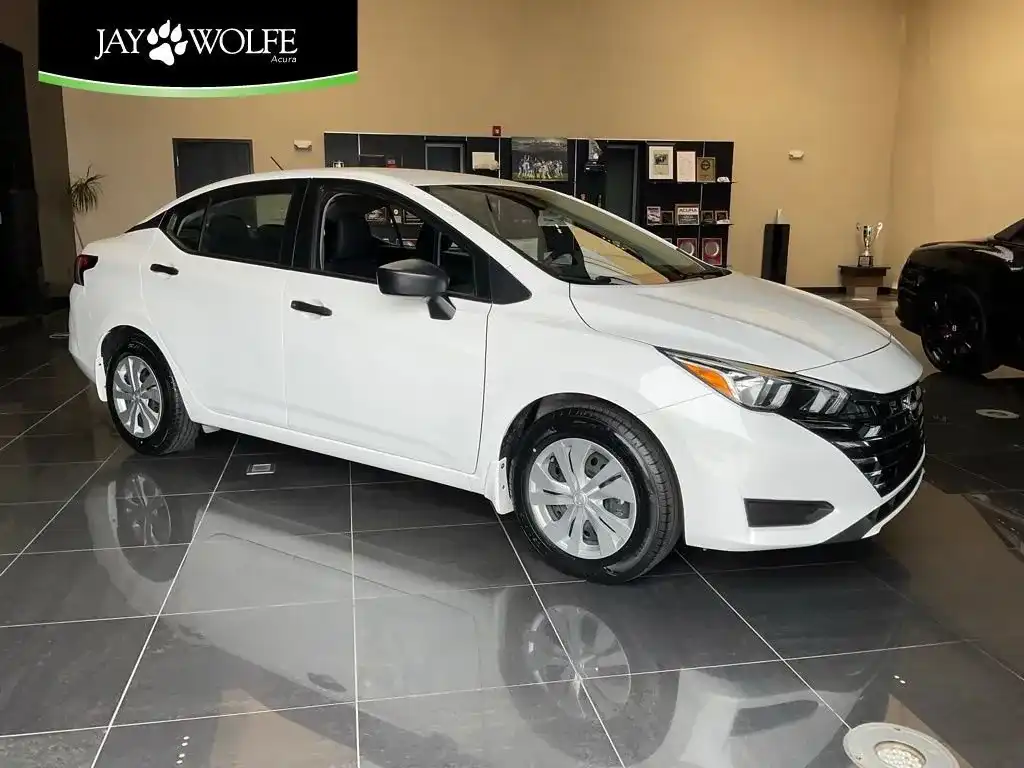 2024 Nissan Versa 1.6 S CVT's photo