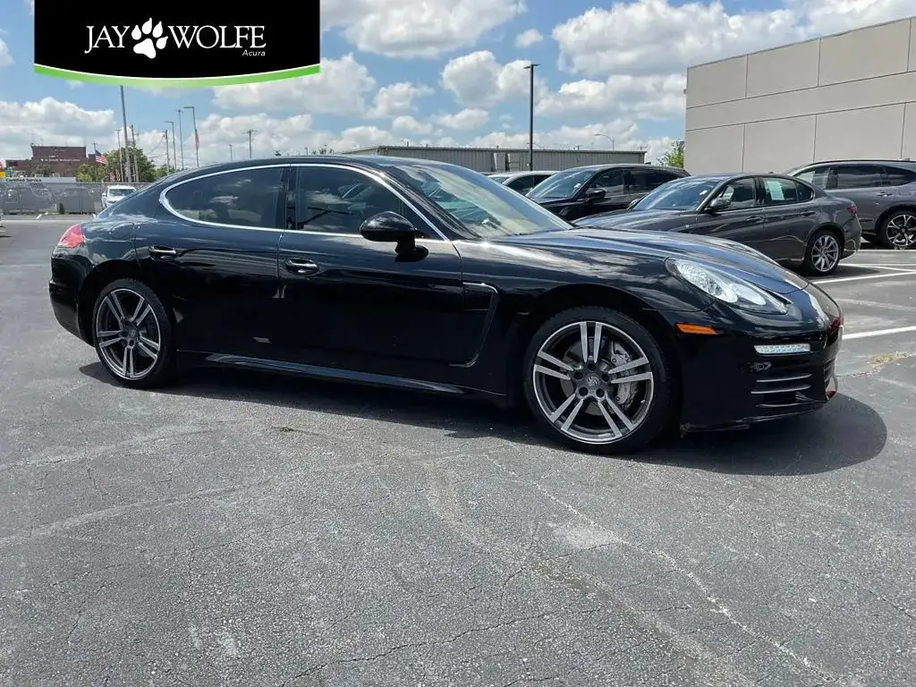 2014 Porsche Panamera 4S's photo