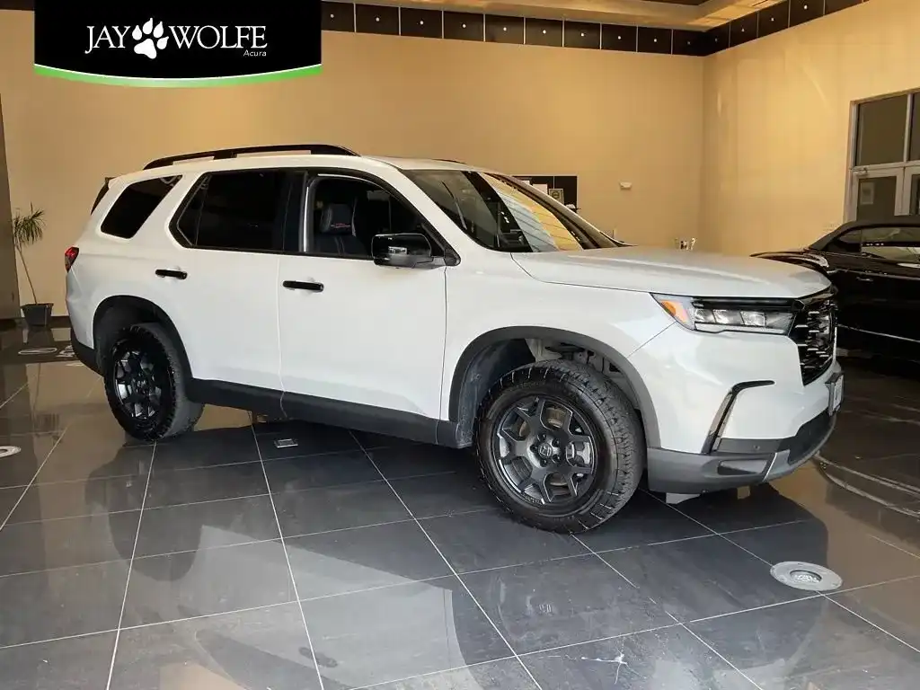 2025 Honda Pilot TrailSport AWD's photo